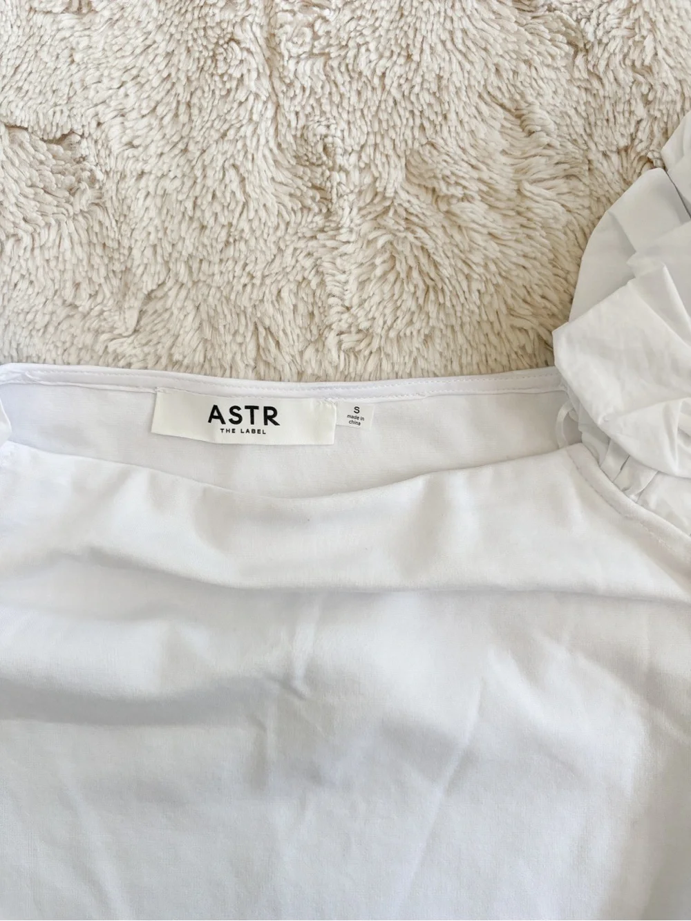 ASTR The Label Hoda Top Small White Puff Sleeve Square Neck NWT